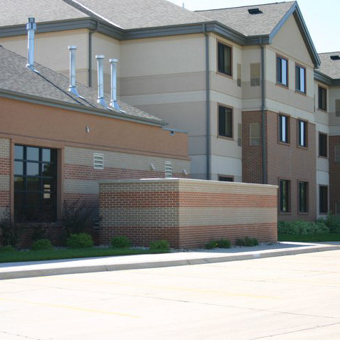 mosher-landscaping-commercial-sidewalk-bushes