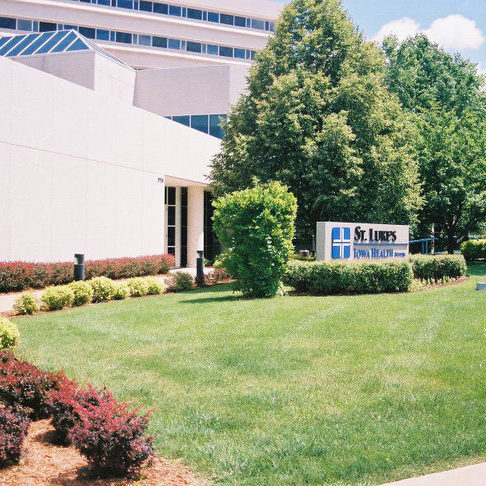 mosher-landscaping-commercial-st-lukes-yard